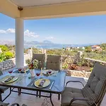 Tzaneta's Star View Villa *