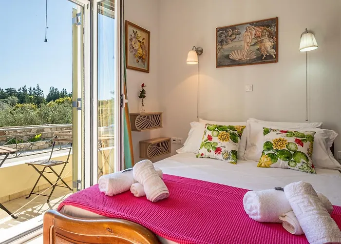 Tzaneta's Star View Villa *